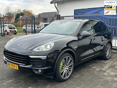 Porsche Cayenne - 3.0 S E-Hybrid / PANO / BOSE / DEALER ONDERHOUDEN / TOT 1 MAART GARANTIE BIJ PORSCHE