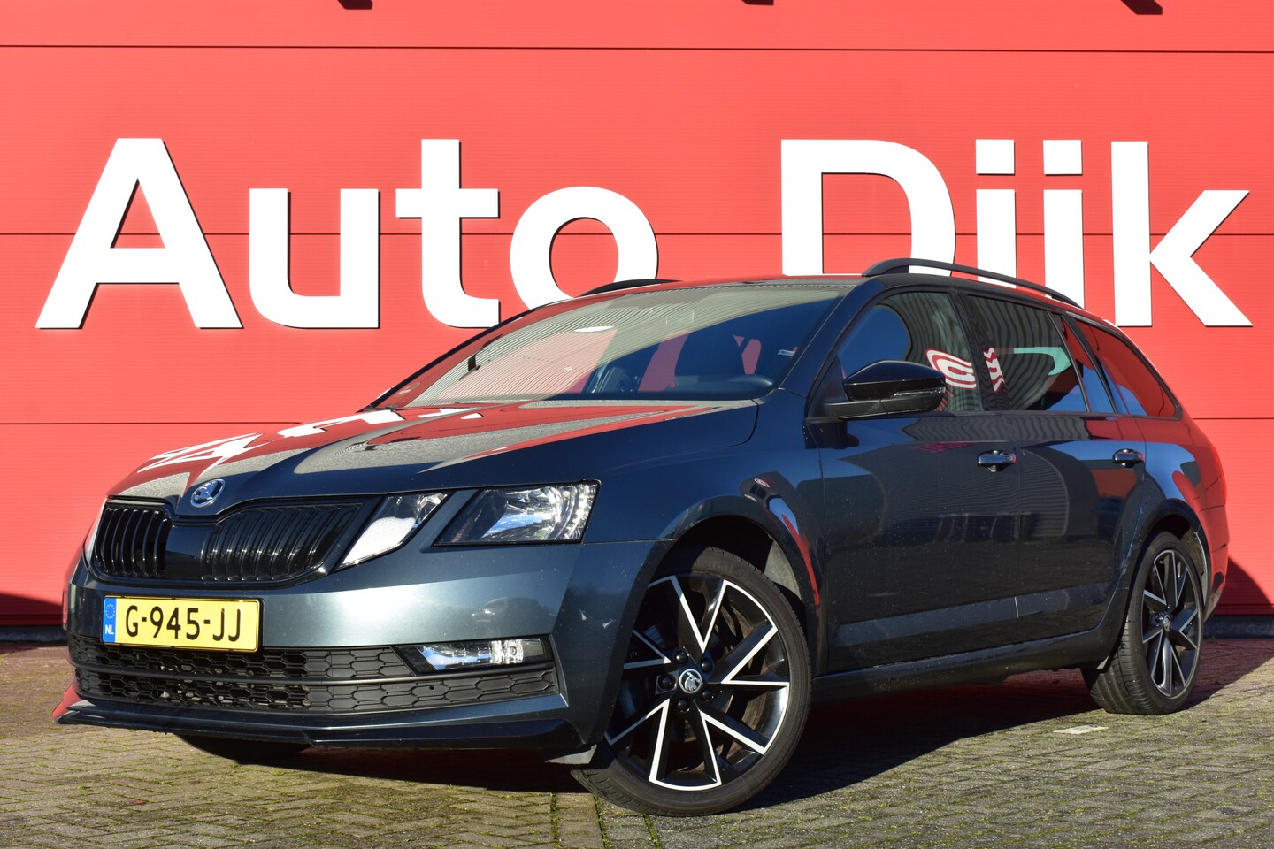 Skoda Octavia Combi - 1.5 TSI Greentech Sport Business DSG | Carplay | Trekhaak | Navi | Clima | Cruise | PDC | - AutoWereld.nl