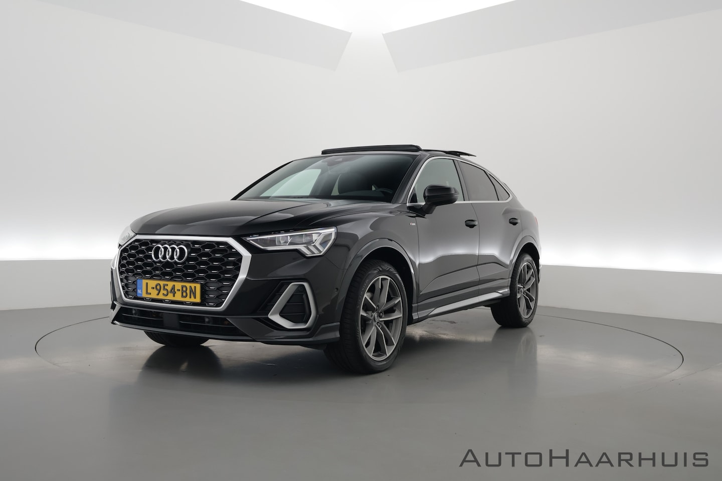 Audi Q3 Sportback - 35 TFSI S Line | Pano | Bang & Olufsen | Camera | Adapt. Cruise | Elek. Trekhaak | Keyless - AutoWereld.nl