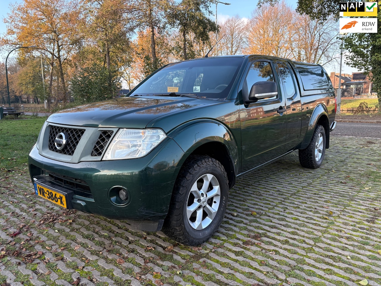 Nissan Navara - 2.5 dCi XE King Cab / 1,5 cabine / airco / stoelverwarming / 4x4 - AutoWereld.nl