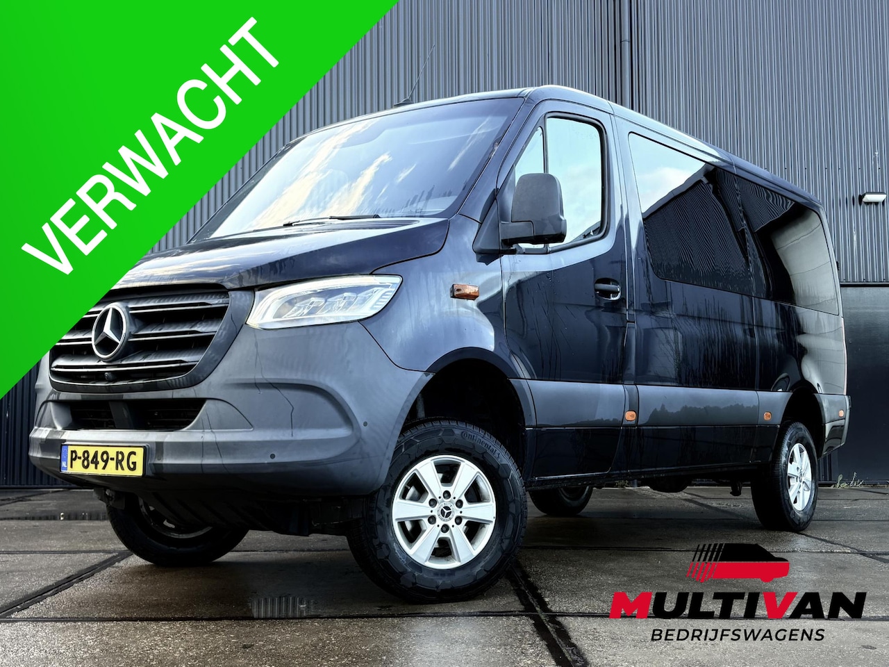 Mercedes-Benz Sprinter Tourer - 319 4x4 | LUXE PERSONENBUS | 9 PERSOONS - AutoWereld.nl