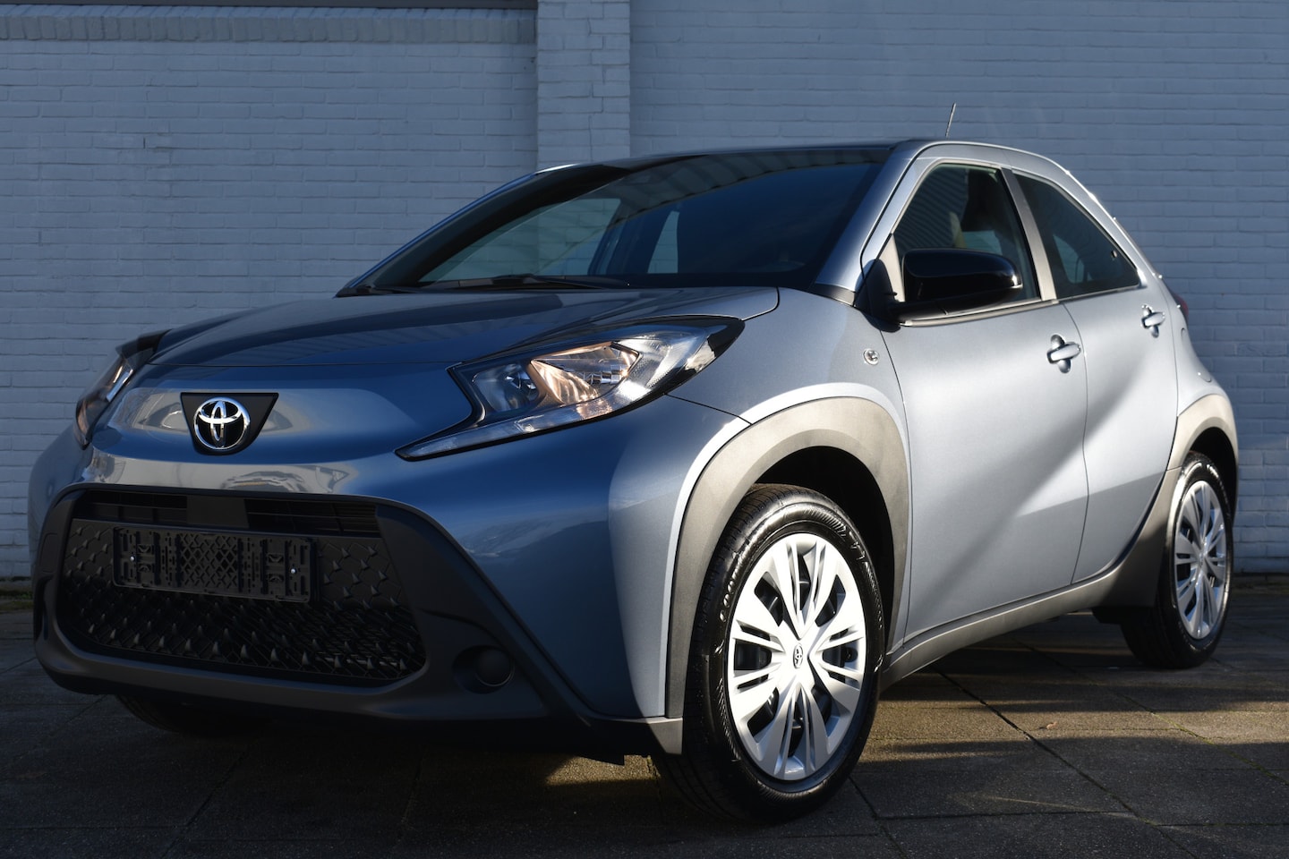 Toyota Aygo X - 1.0 VVT-i MT Play Handgeschakeld 72pk | Achteruitrijcamera |  Apple Carplay & Android Auto - AutoWereld.nl