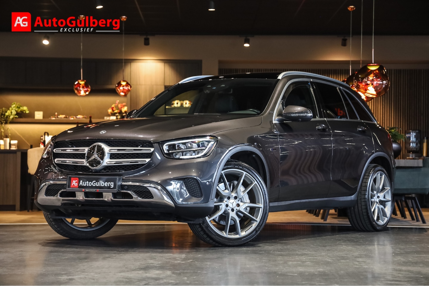 Mercedes-Benz GLC-klasse - 300e 4MATIC AMG Premium Plus Leder Sportstoelen, Pano, Distronic Plus, 360 Camera, DAB, In - AutoWereld.nl