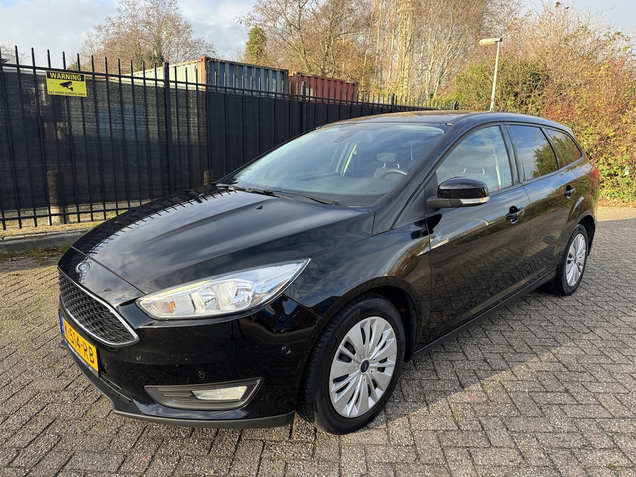 Ford Focus Wagon - 1.0 Autom/Tiptr Titanium Navi/Stoelverw/Cruise/Clima/PDC - AutoWereld.nl