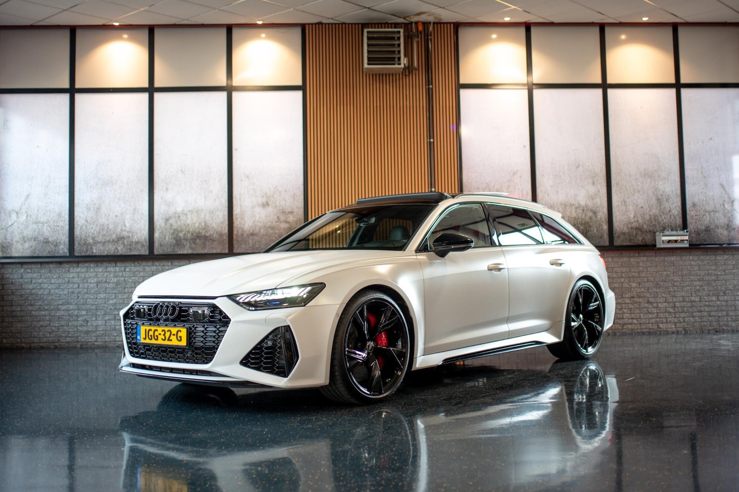 Audi A6 Avant - RS 6 TFSI quattro | Pano | HUD | Keramisch |Fabrieksgarantie 10-2028 - AutoWereld.nl