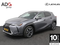 Lexus UX - 250h Preference Line | 18 Inch Lichtmetalen velgen | Privacy Glass | Blind Spot Monitor