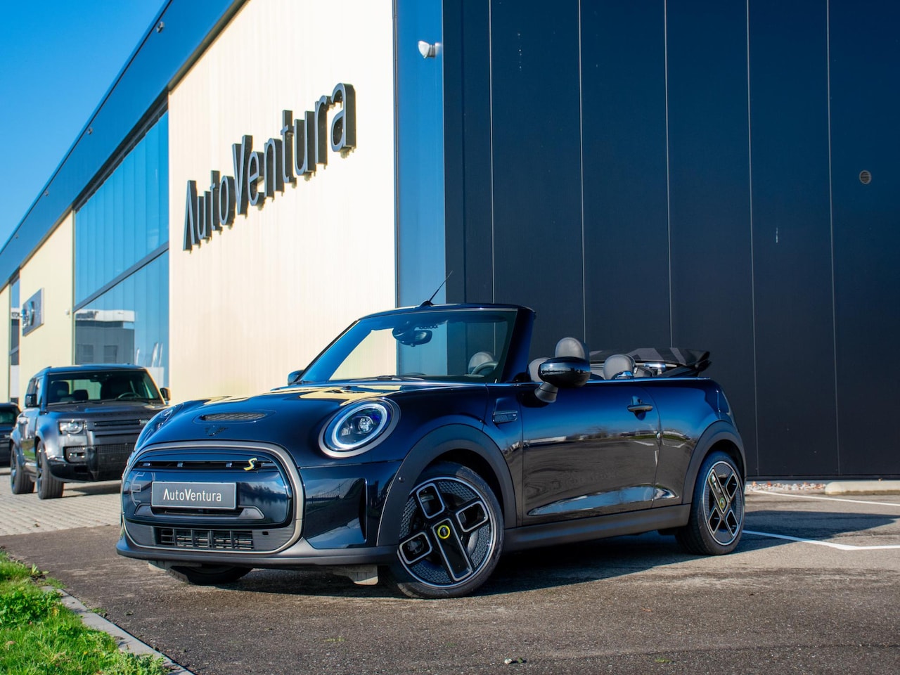 MINI Mini-Electric - MINI Yours 33 kWh | Elektrisch | Camera l Adaptieve Cruise l Leder l Harman Kardon l 1 of - AutoWereld.nl