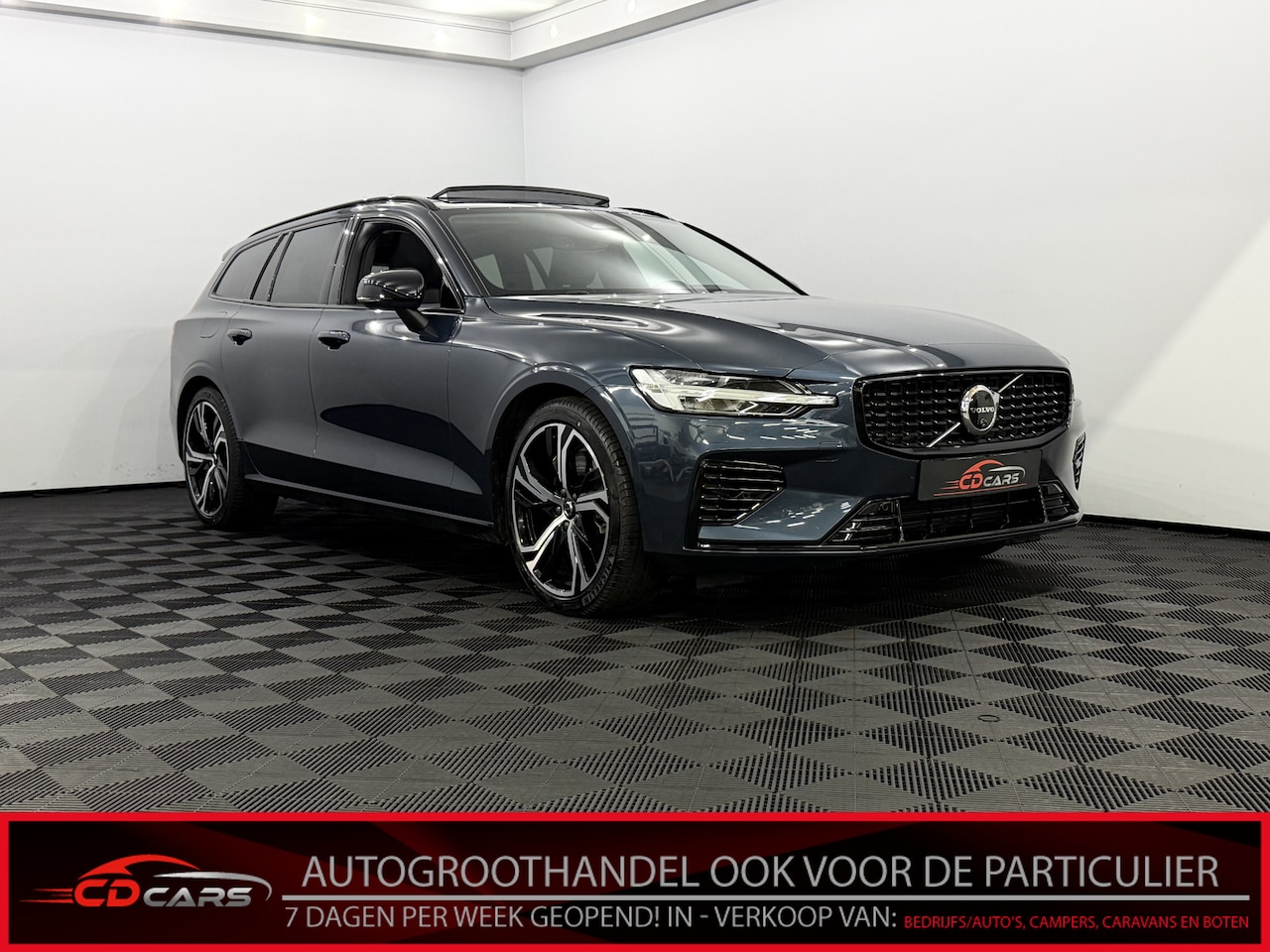 Volvo V60 - 2.0 T6 Plug-in hybrid AWD Plus Dark Plug-in Pano, Leder, 360 Camera, Navi, Harman/Kardon, - AutoWereld.nl