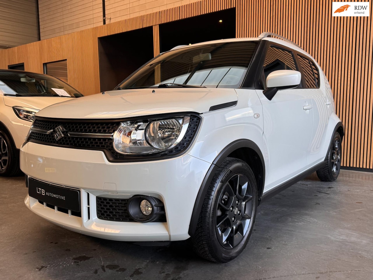 Suzuki Ignis - 1.2 Select Automaat Camera|Stoelverw.|Airco|APK - AutoWereld.nl