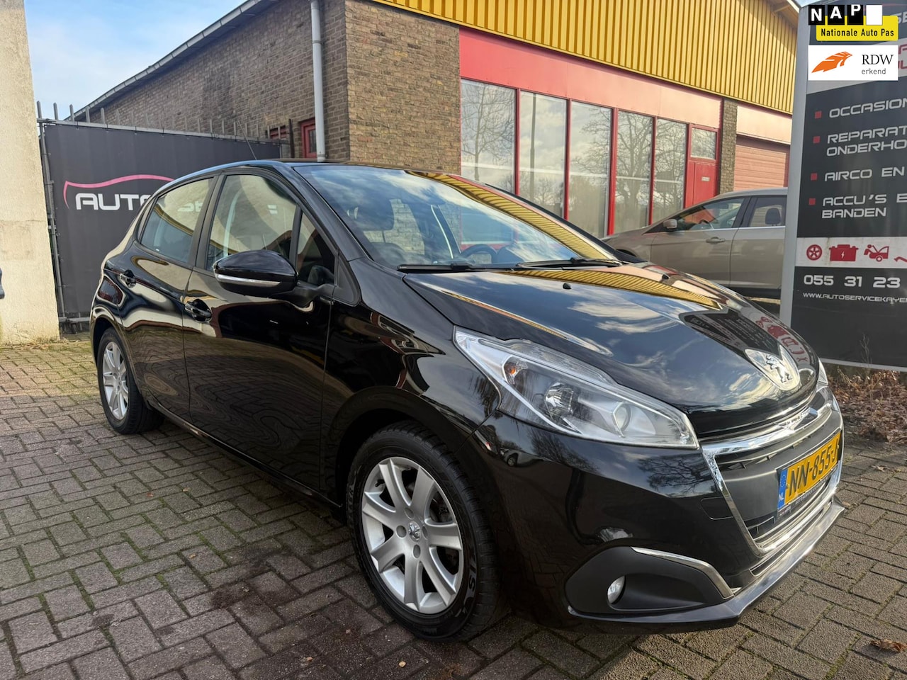 Peugeot 208 - 1.2 PureTech Blue Lease Lmv|Apk|Beurt - AutoWereld.nl