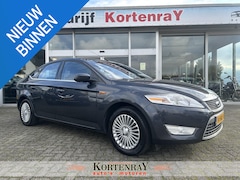 Ford Mondeo - 2.0-16V titanium ecc airco/pdc/cruise control/trekhaak/nieuwstaat