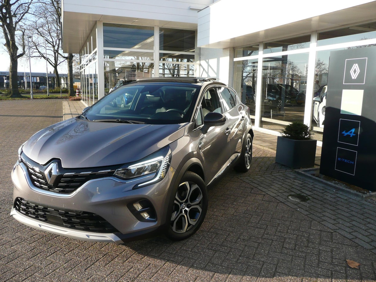 Renault Captur - 1.6 E-Tech Plug-in Hybrid 160 Intens PANORAMA DAK/ PACK WINTER/ PACK PARKING MET CAMERA/ 1 - AutoWereld.nl