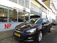 Opel Astra - 1.4 Turbo Design Edition