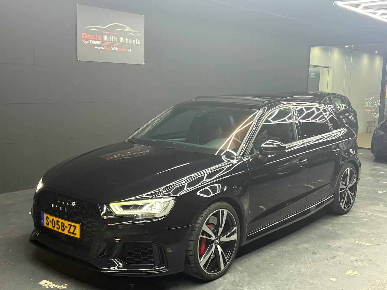 Audi A3 Sportback - 2.5 TFSI RS 3 quattro 2.5 TFSI RS 3 quattro - AutoWereld.nl