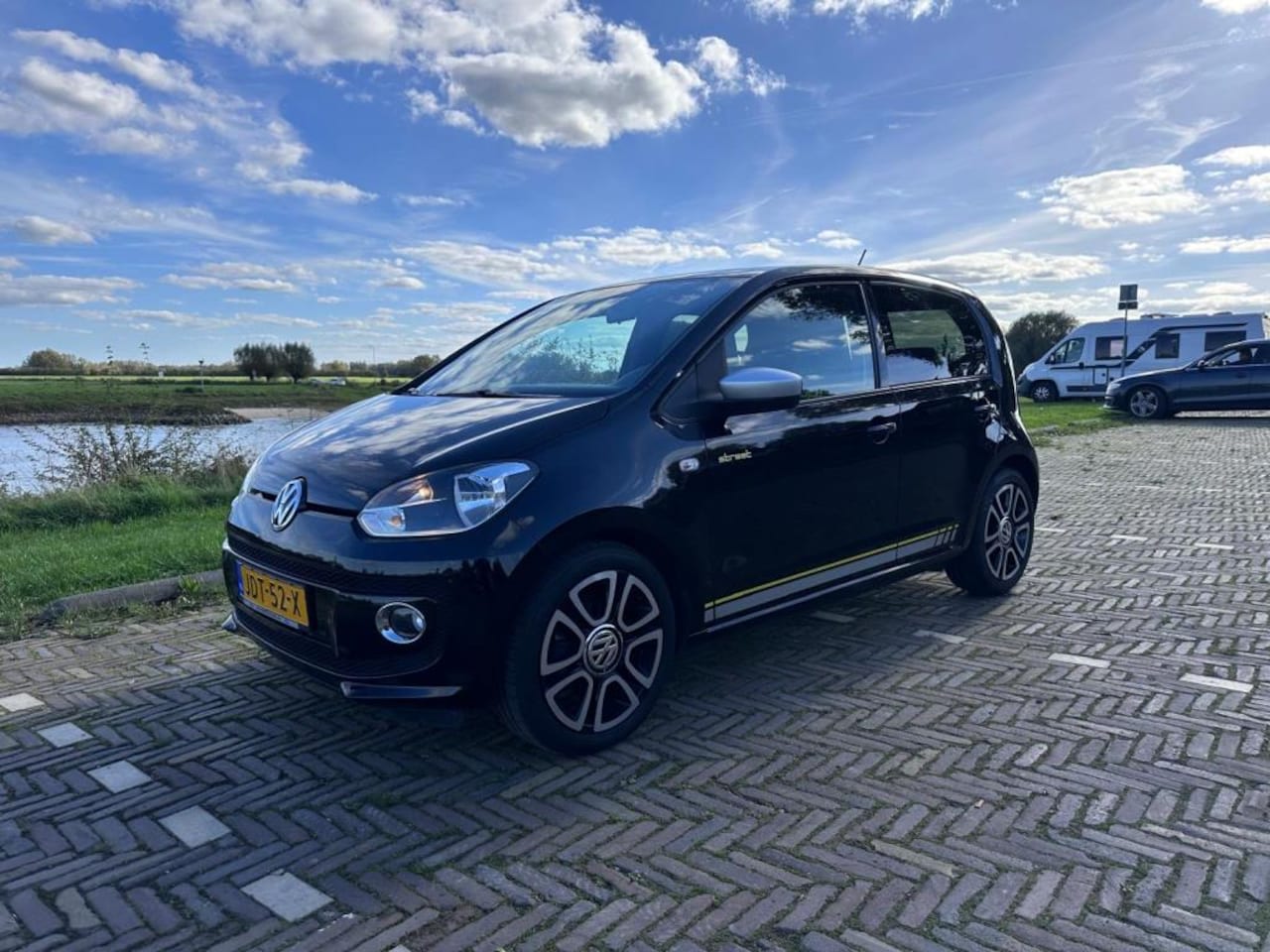 Volkswagen Up! - 1.0 high up! street vol optie - AutoWereld.nl