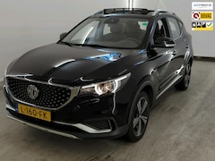 MG ZS - EV Luxury 45 kWh PANO TREKHAAK LEER