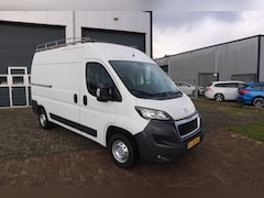 Peugeot Boxer - 330 2.0 BlueHDI L2H2 Pro