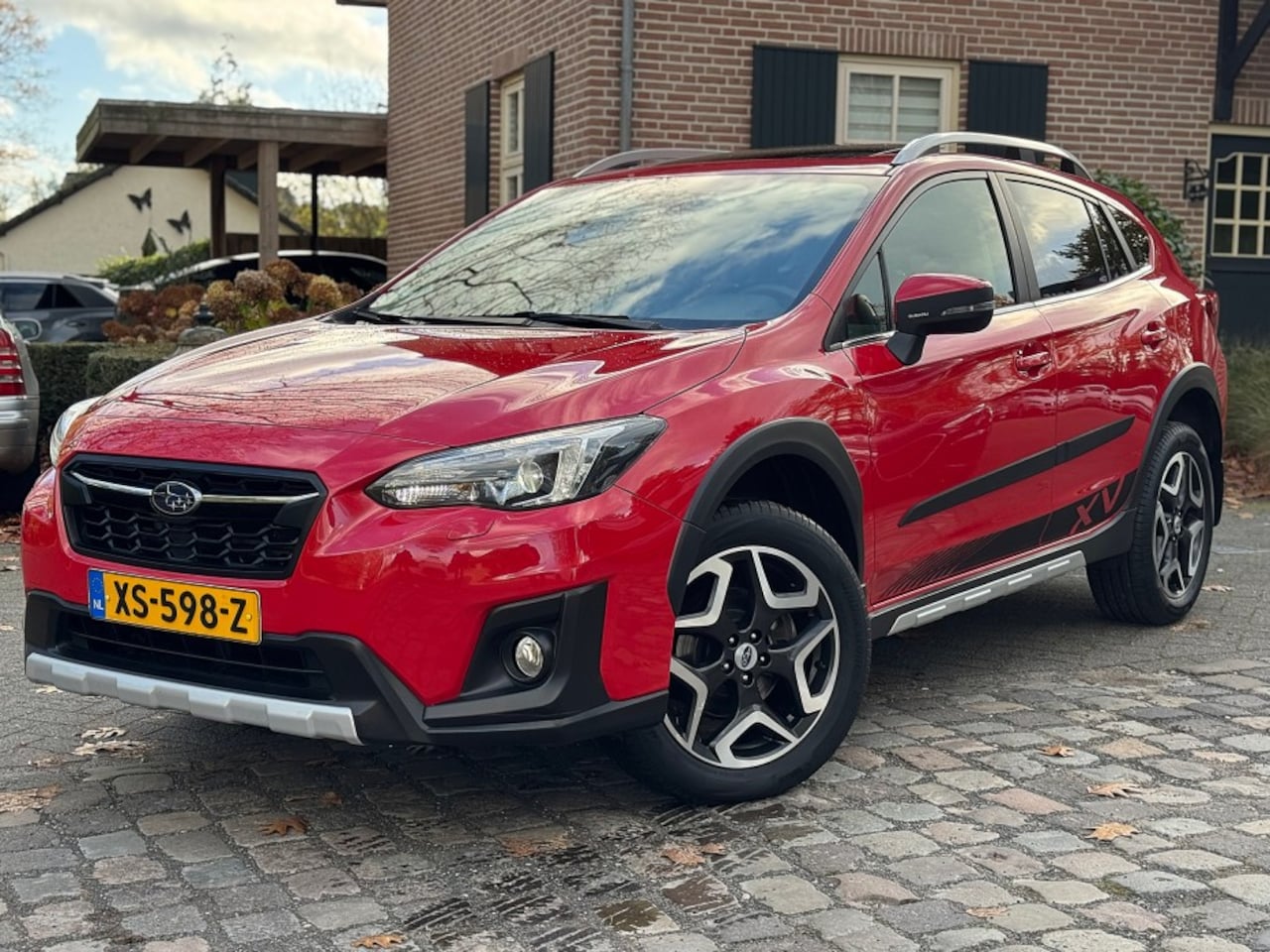 Subaru XV - 2.0i Premium autom ecc,leer,schuifdak,lmv,navi,camera,led - AutoWereld.nl