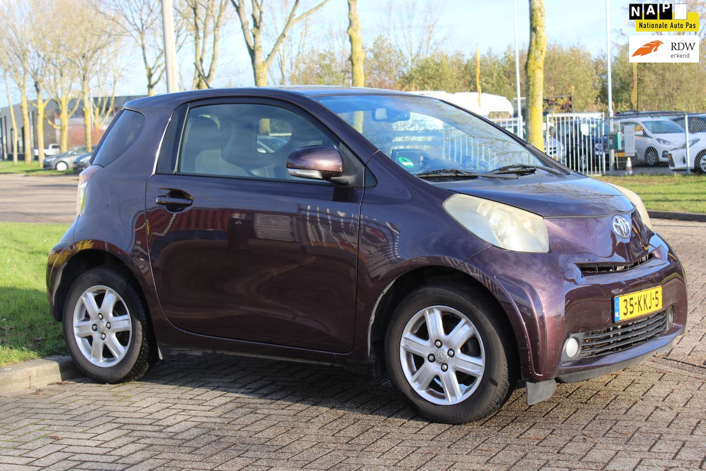 Toyota iQ - 1.0 VVTi Aspiration / NAVI / CARPLAY - AutoWereld.nl