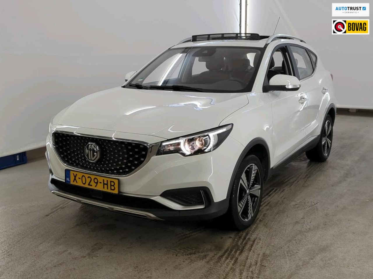 MG ZS - Luxury 45 kWh PANO LEER - AutoWereld.nl