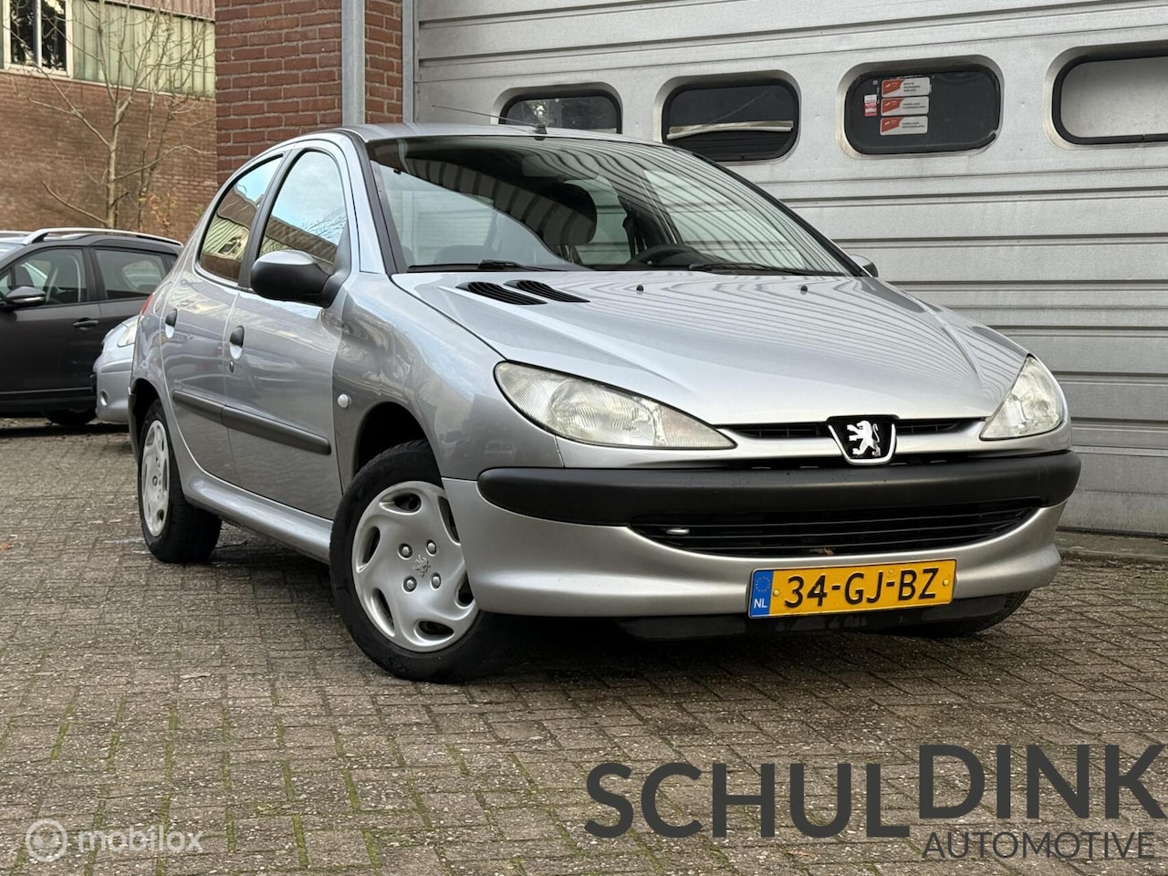 Peugeot 206 - 1.4 XT AUTOMAAT|TREKHAAK|ELEKTRISCHE RAMEN - AutoWereld.nl
