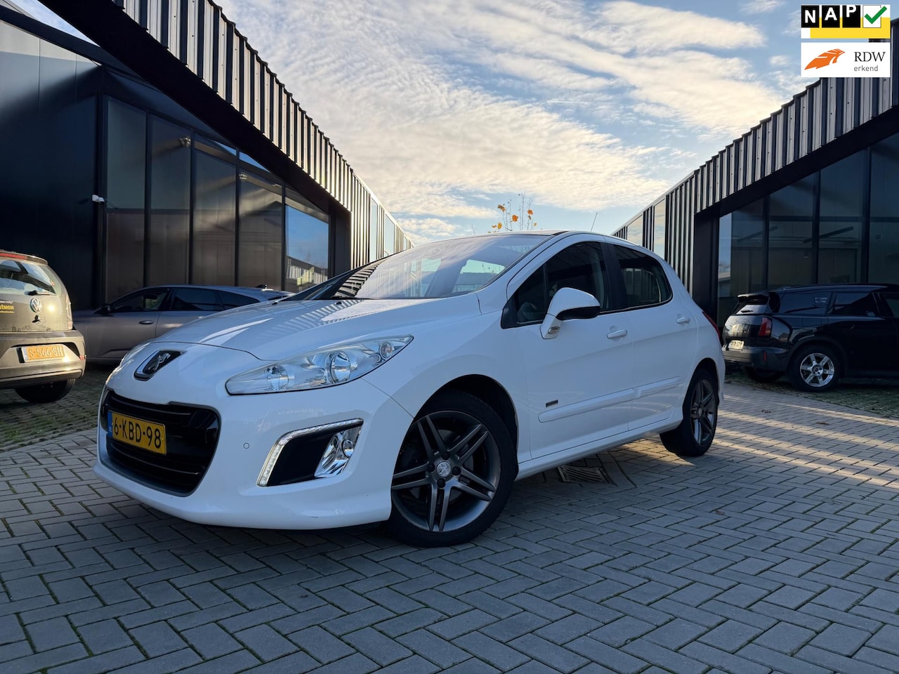 Peugeot 308 - 1.6 THP Sportium Pano Clima NL Auto NAP - AutoWereld.nl