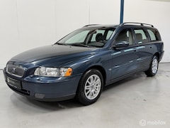 Volvo V70 - 2.4 Momentum 170PK / AUTOMAAT / LEER