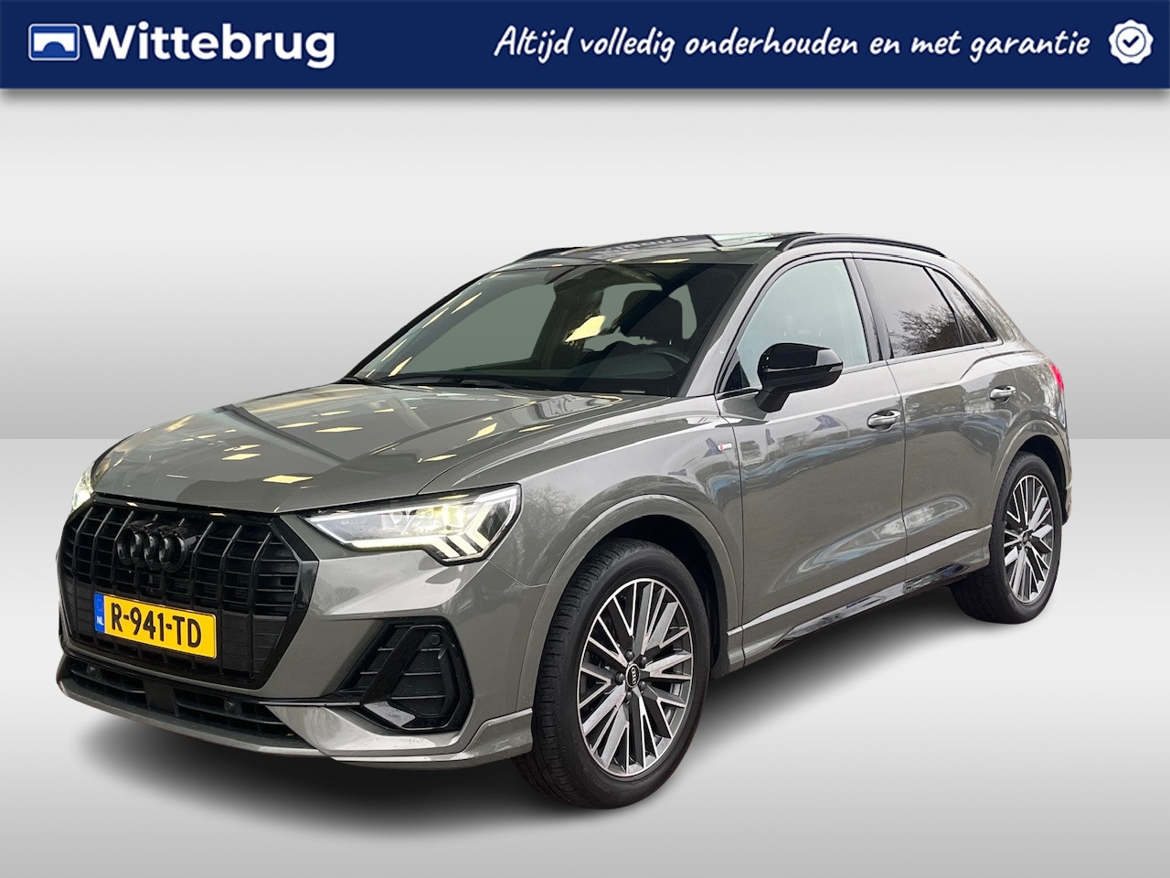 Audi Q3 - 35 TFSI S-line / Leder / Panorama dak / Zwenkbare trekhaak / Full Led Matrix / - AutoWereld.nl