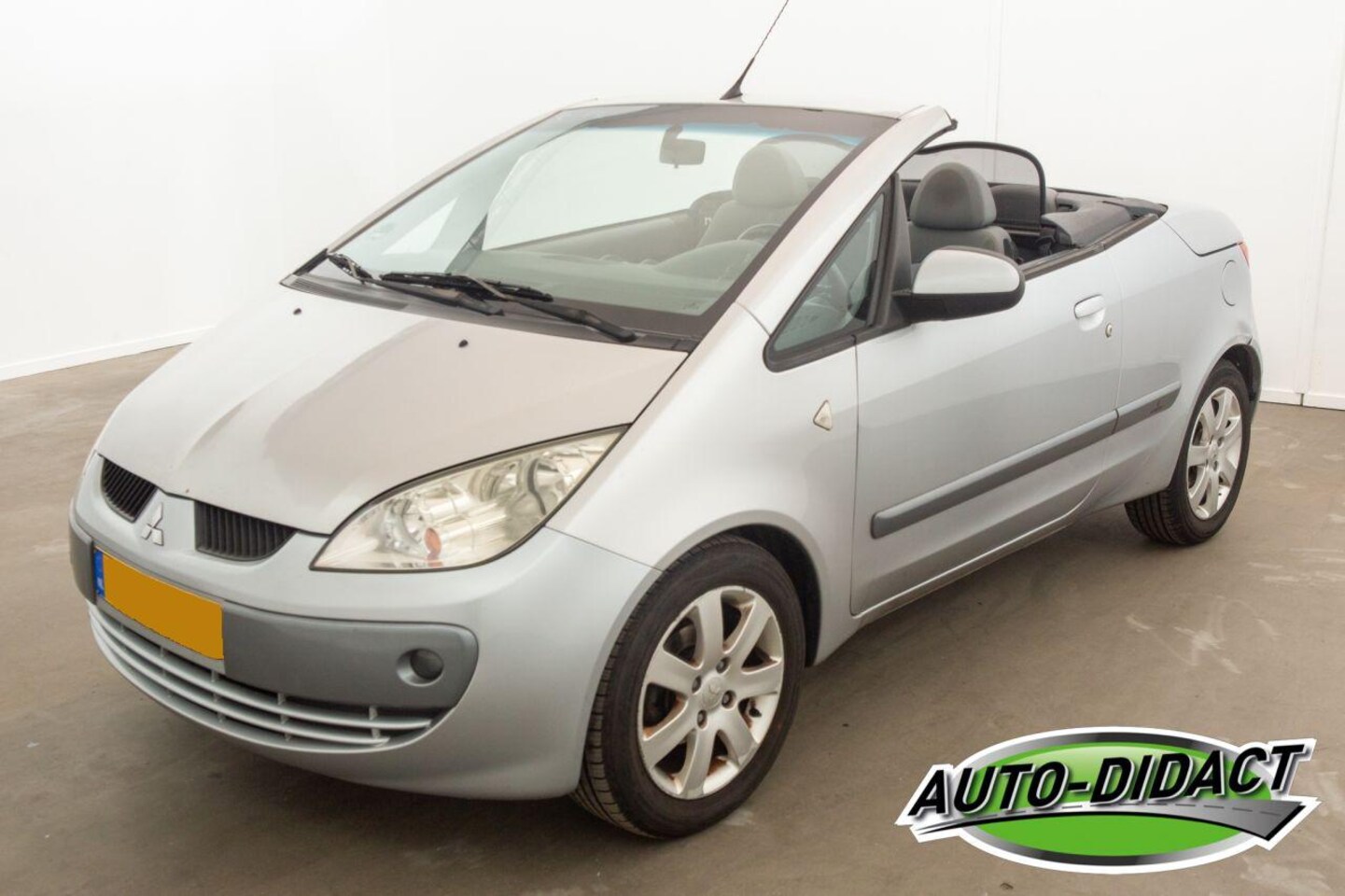 Mitsubishi Colt CZC - 1.5 Airco Spring Edition - AutoWereld.nl