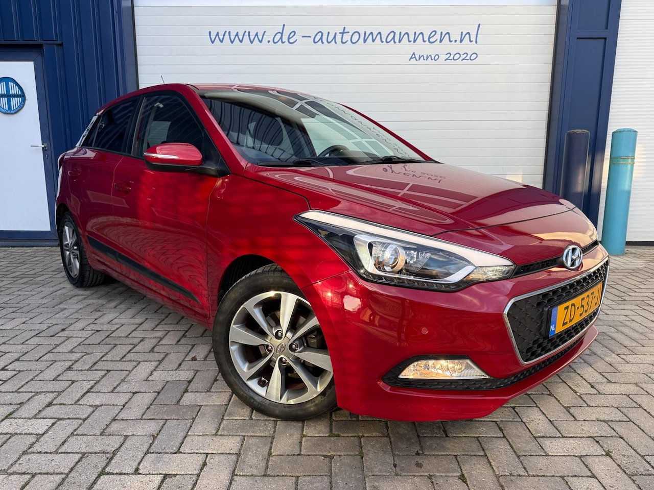 Hyundai i20 - 1.4i 100 pk Dynamic AUTOMAAT 5-drs / ECC / CRUISE / PDC / 60.188 km - AutoWereld.nl