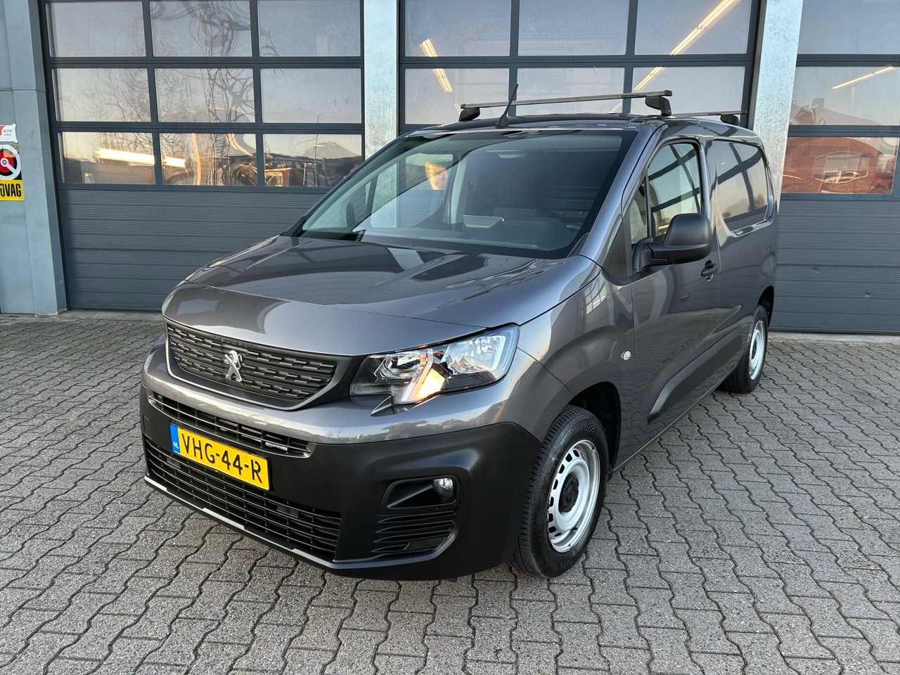 Peugeot Partner - 1.5 BlueHDi 100pk 650kg Premium - AutoWereld.nl