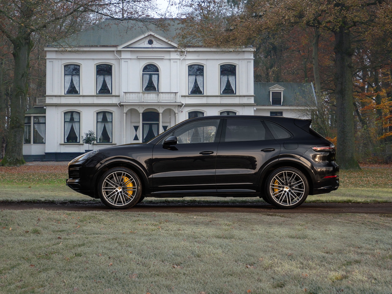 Porsche Cayenne - 4.0 Turbo S E-Hybrid | Pano-dak | Head-up | Luchtvering | Elektr. trekhaak etc. - AutoWereld.nl