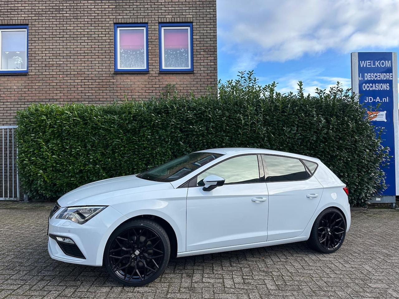 SEAT Leon - 1.8 TSI FR Climate C, Cruise C, Navigatie, Stoelverw!!!! - AutoWereld.nl