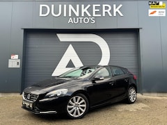 Volvo V40 - 1.6 D2 R-Design | Airco | Cruise control | Parkeersensoren | Nav | Trekhaak