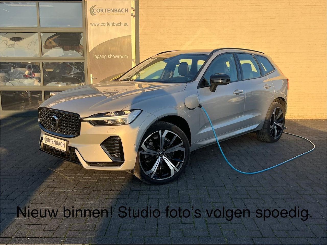 Volvo XC60 - 2.0 T8 Plug-in hybrid AWD Ultimate Dark | Adaptieve cruise | Panorama dak | Blis | Harman - AutoWereld.nl