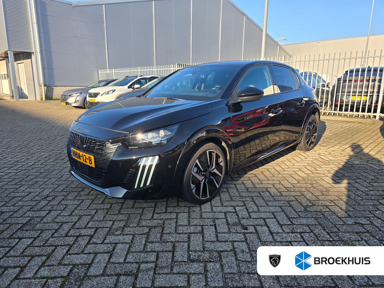 Peugeot 208 - 1.2 Hybrid 145 e-DCS6 GT | ADAPTIVE CRUISE | CAMERA V+A | DRAADLOZE CARPLAY | KEYLESS | NL - AutoWereld.nl