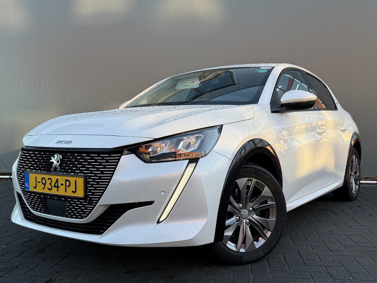 Peugeot e-208 - BWJ 2021 EV ALLURE 136 PK 50 kWh FULL LED | CARPLAY + ANDOID | NAVI | CLIMA  | CRUISE | LA - AutoWereld.nl