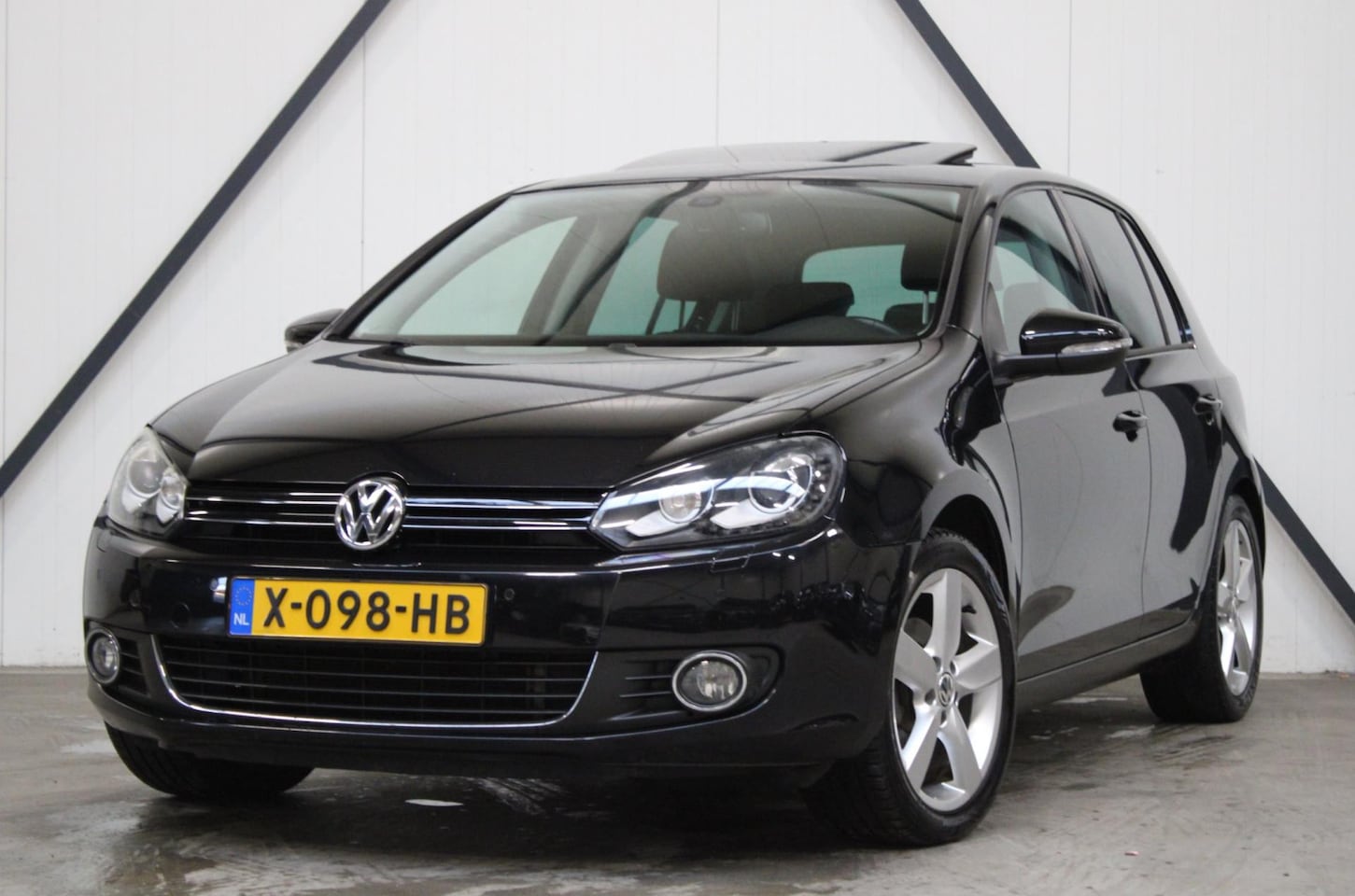 Volkswagen Golf - 1.2 TSI Highline l Dakraam l Xenon l LED - AutoWereld.nl