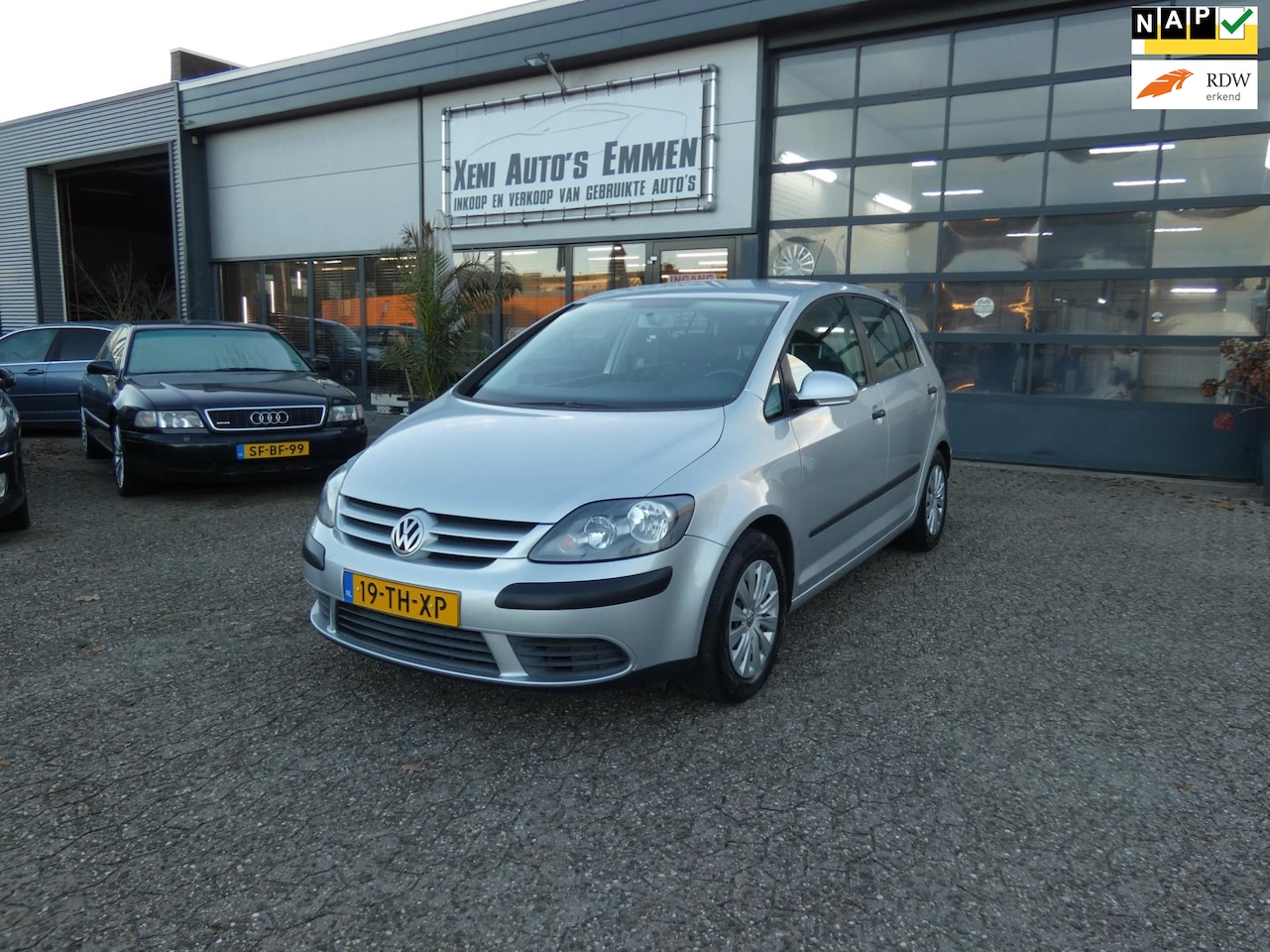 Volkswagen Golf Plus - 1.6 FSI Comfortline Business|Airco|5 Deurs|Nw.APK|Trekhaak|Dealer Onderhouden - AutoWereld.nl