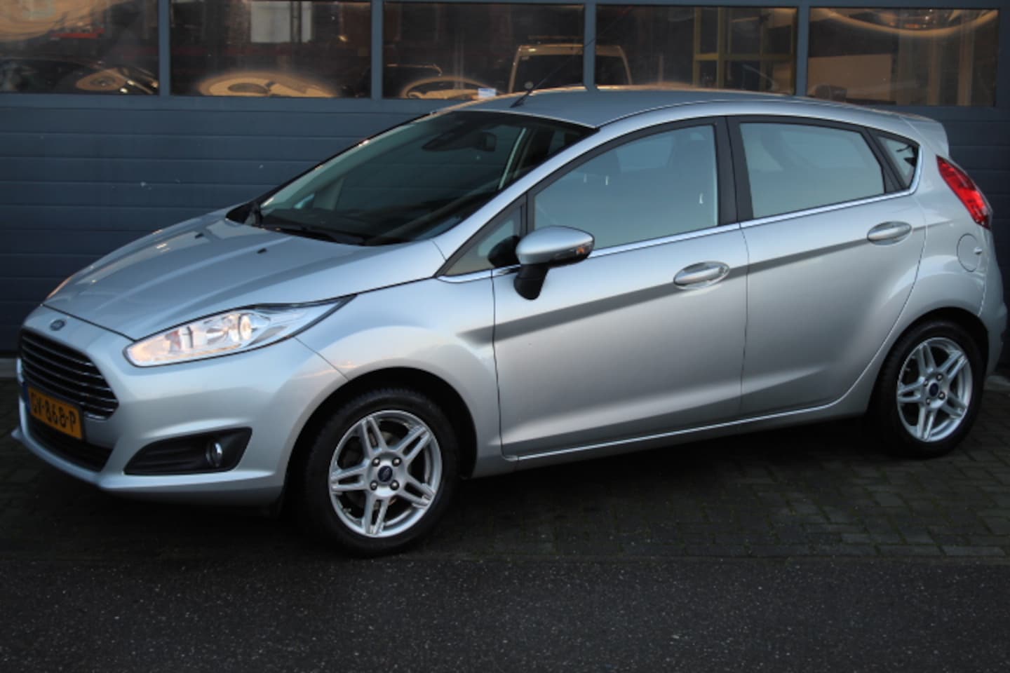 Ford Fiesta - 1.0 EcoBoost Titanium Airco, Navigatie, PDC, Cruise - AutoWereld.nl