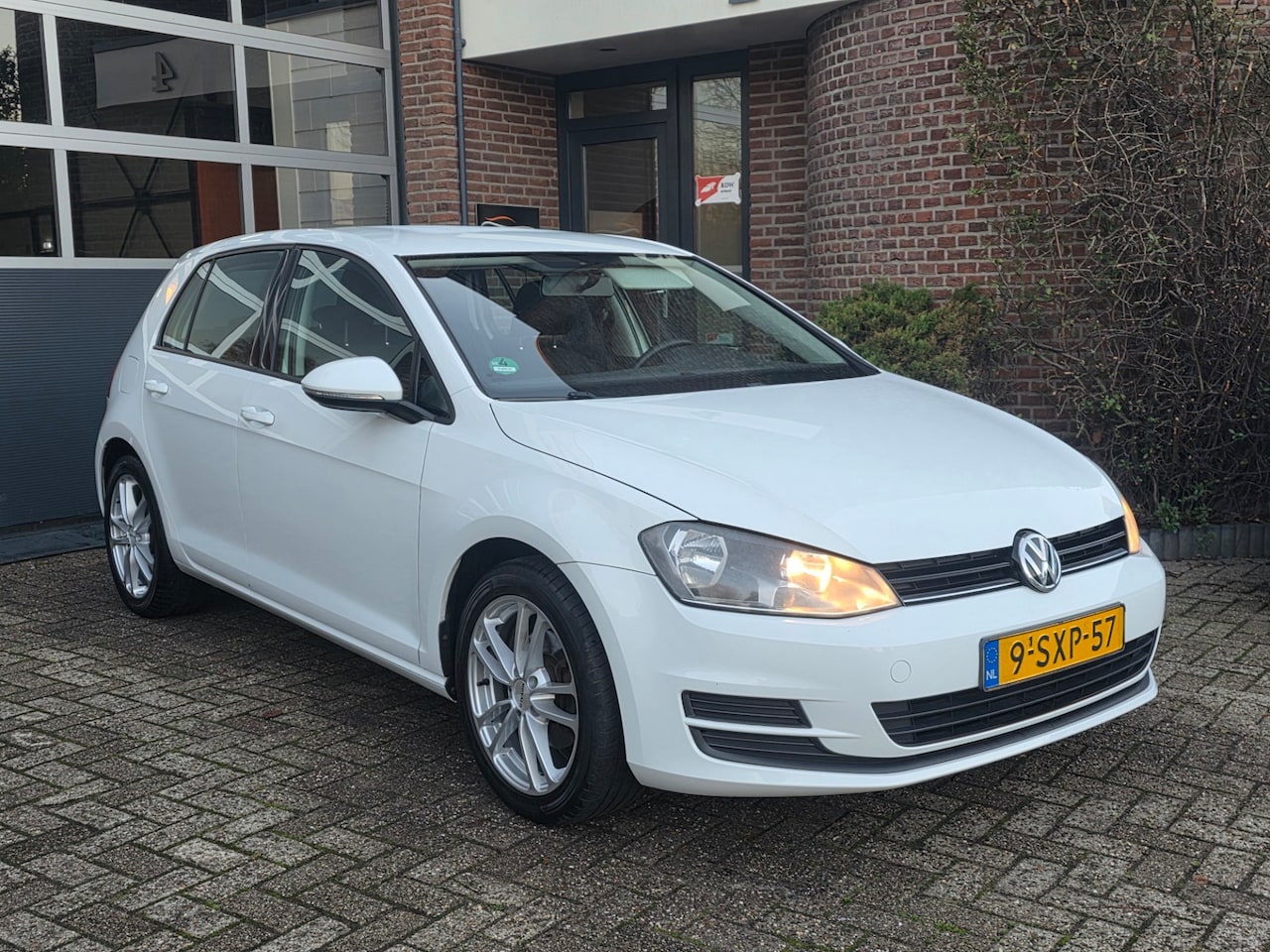Volkswagen Golf - 1.2 TSI Trendline|Airco|Trekhaak|Cruise|Nap|Apk - AutoWereld.nl