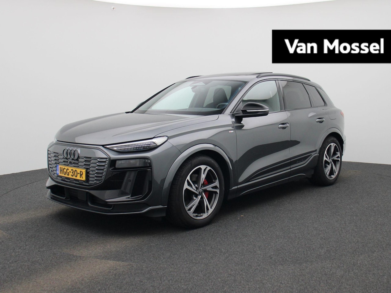 Audi Q6 e-tron - S edition 100 kWh 387 PK | S-Line | Automaat | Panoramadak | Luchtvering | Trekhaak | 360 - AutoWereld.nl