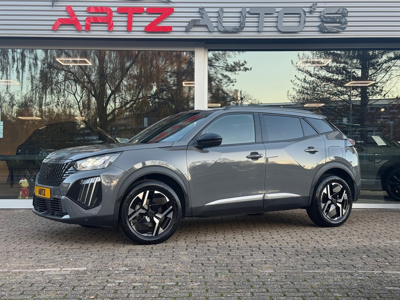 Peugeot 2008 - 1.2 PureTech 130 Allure l Blind-spot l Keyless l Stoel verw. - AutoWereld.nl