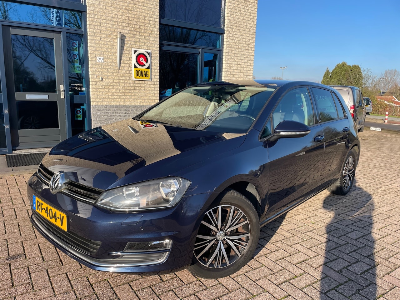 Volkswagen Golf - 1.4 TSI Connected Series- NAV- unieke km - AutoWereld.nl