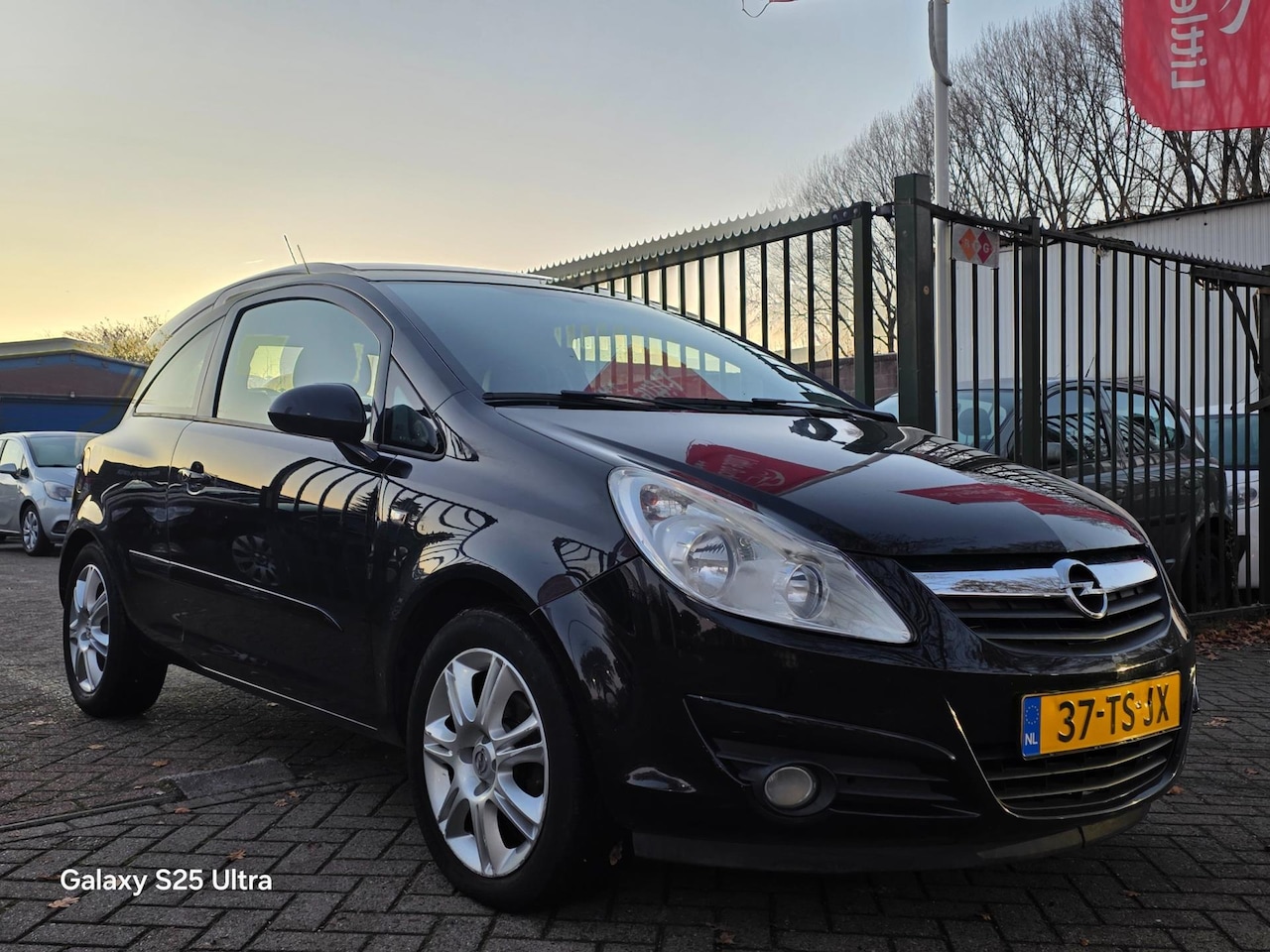 Opel Corsa - 1.4-16V Cosmo Vol Automaat stoelverwarming airco cruis control parkeer sensor - AutoWereld.nl