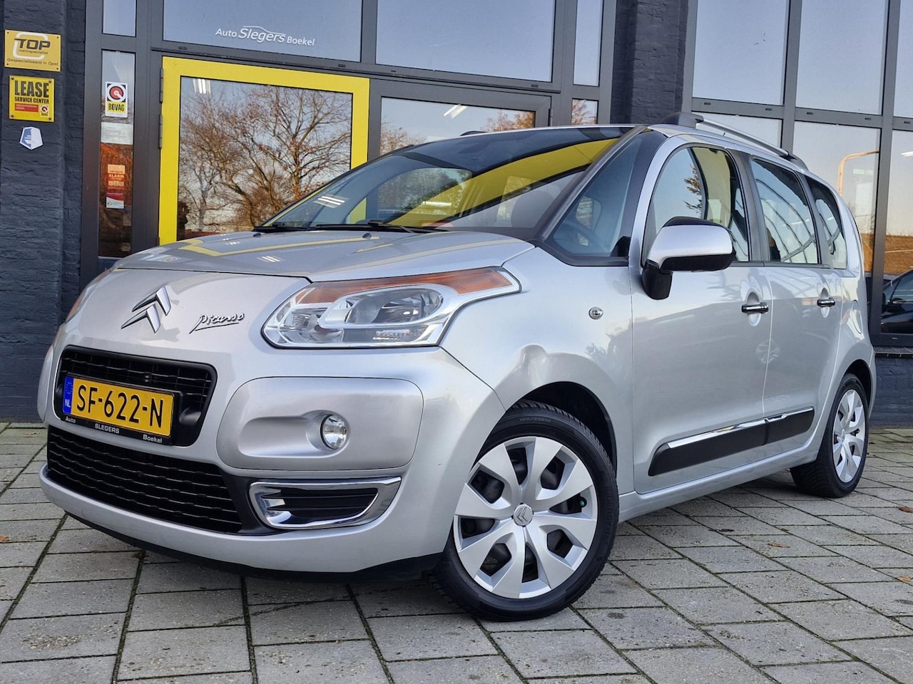 Citroën C3 Picasso - 1.6 VTi Exclusive 120PK! | Trekhaak | Parkeersens | Climate Contr | Cruise Contr | Aut. Ve - AutoWereld.nl