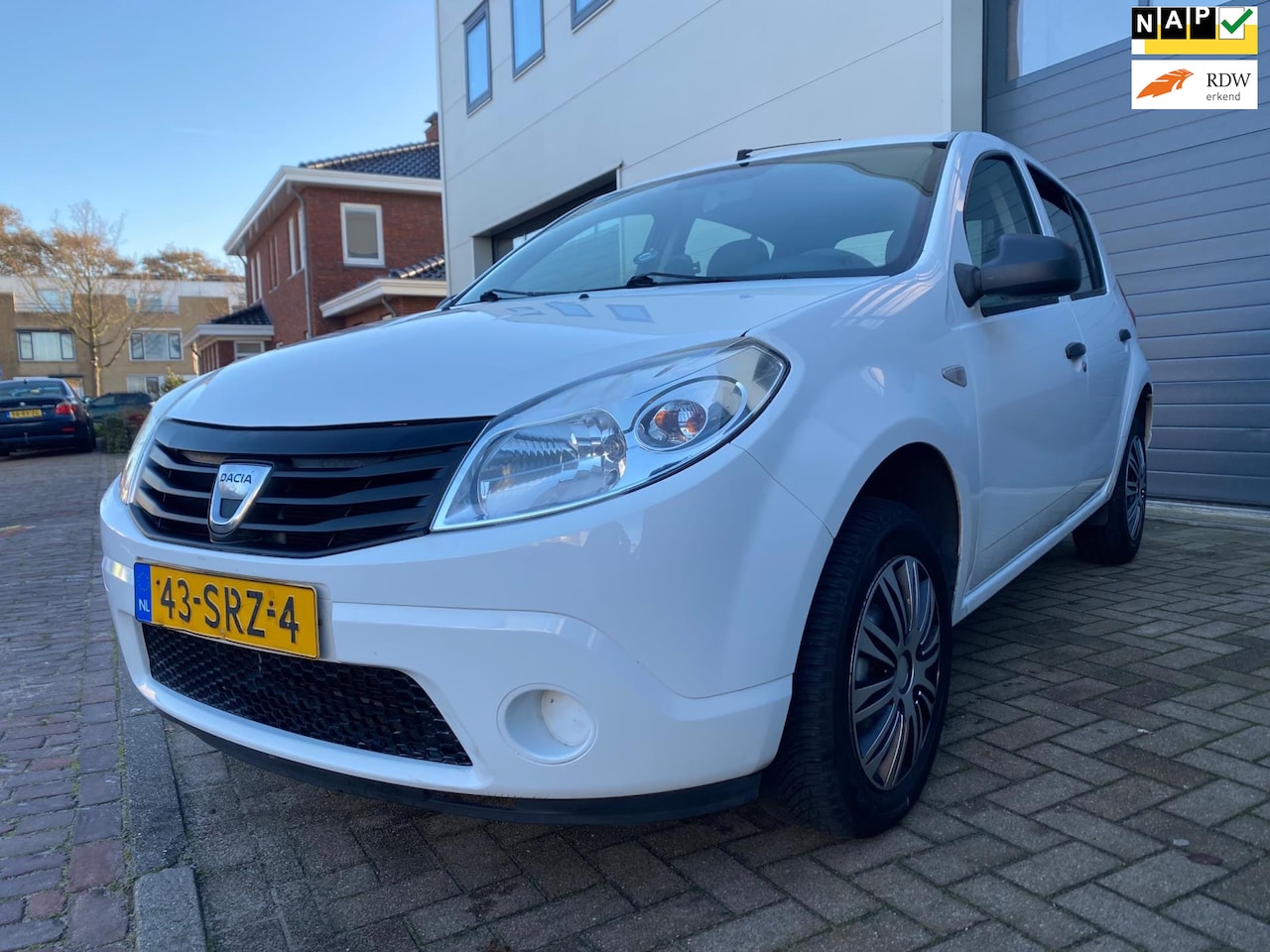 Dacia Sandero - 1.2/Airco/Radio - AutoWereld.nl