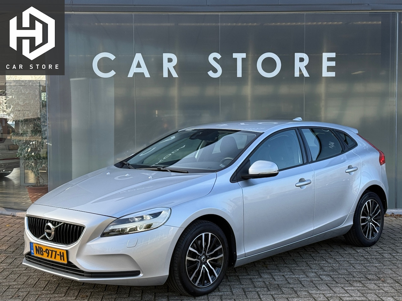 Volvo V40 - 2.0 T2 Momentum Standkachel - AutoWereld.nl