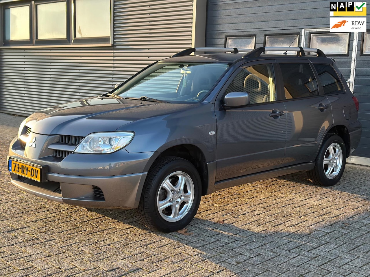 Mitsubishi Outlander - 2.0 Invite plus NETTE STAAT - NWE APK - AIRCO - TREKHAAK!! - AutoWereld.nl