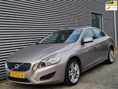 Volvo S60 - 1.6 T3 Momentum 01-2012 Seashell Metallic